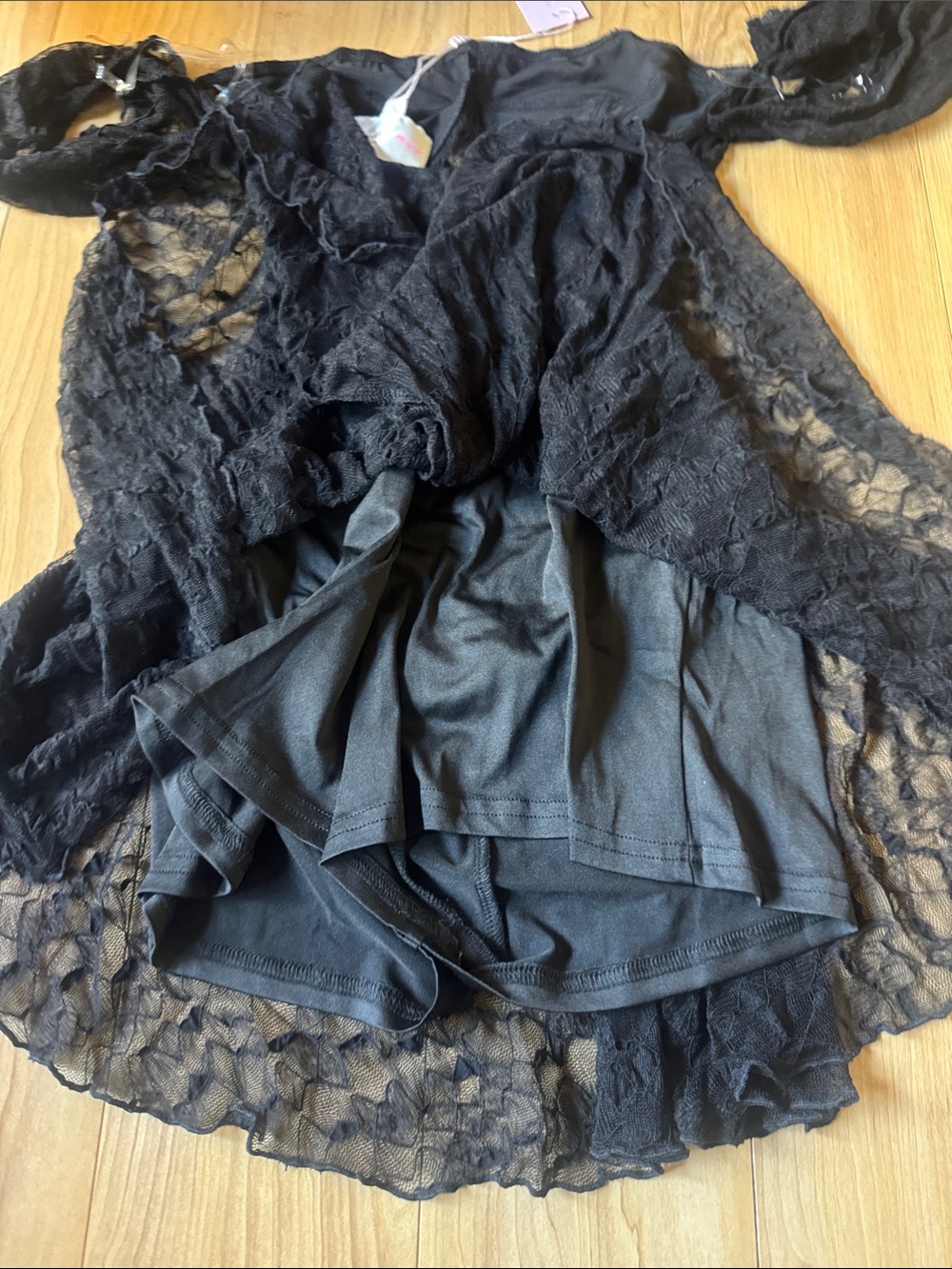 Elegant Black Lace Off-Shoulder Mini Dress - Picture 4 of 4